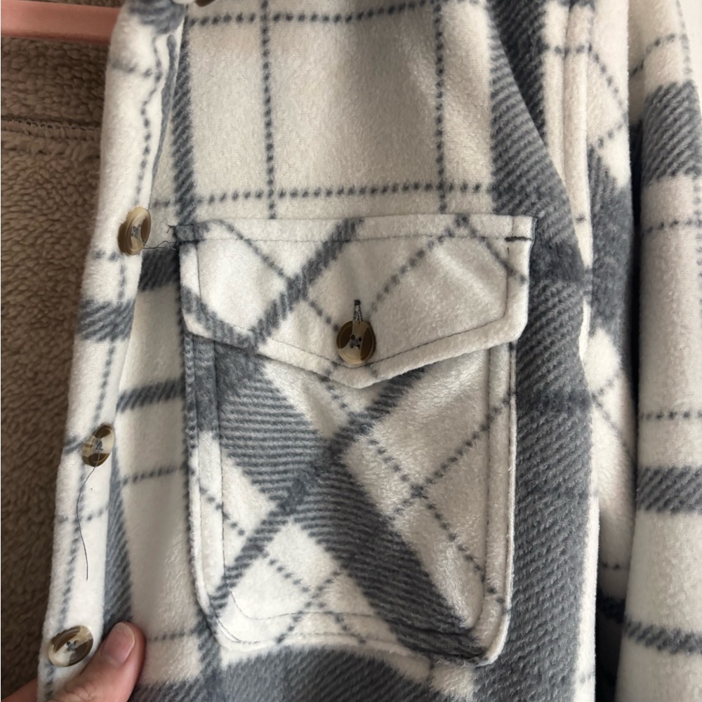 Gray Cream Plaid Shacket Size Medium | Cascade Collective Cozy Jacket - Picture 5 of 8